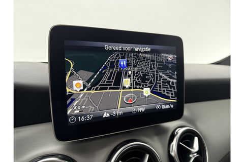 Mercedes-Benz GLA 180 AMG Limited Pano Camera LED Trekhaak Clima Cruise Navi PDC 19''LMV