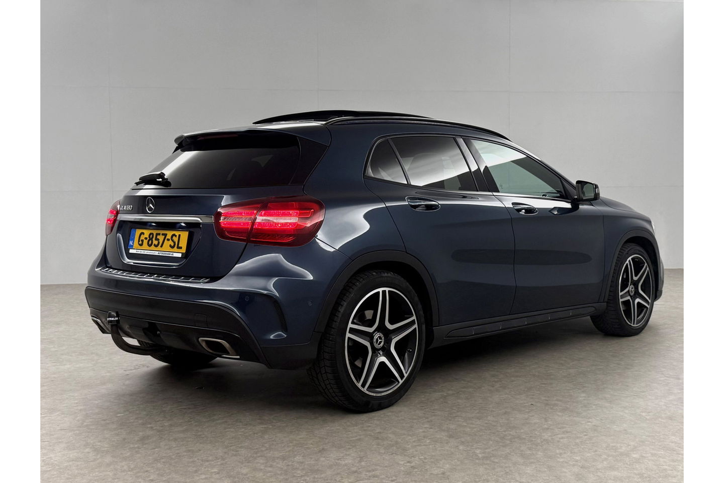 Mercedes-Benz GLA 180 AMG Limited Pano Camera LED Trekhaak Clima Cruise Navi PDC 19''LMV