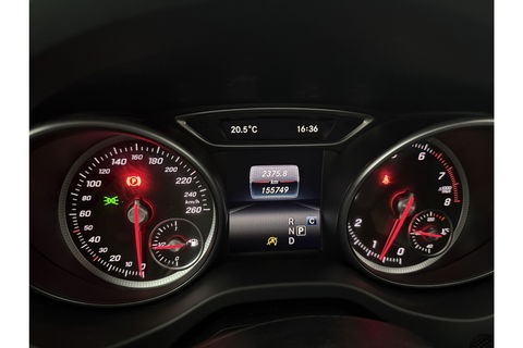 Mercedes-Benz GLA 180 AMG Limited Pano Camera LED Trekhaak Clima Cruise Navi PDC 19''LMV