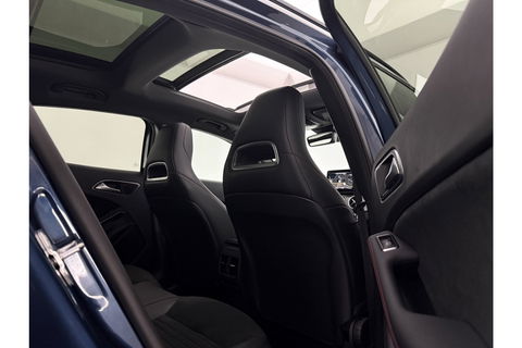 Mercedes-Benz GLA 180 AMG Limited Pano Camera LED Trekhaak Clima Cruise Navi PDC 19''LMV