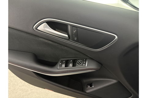 Mercedes-Benz GLA 180 AMG Limited Pano Camera LED Trekhaak Clima Cruise Navi PDC 19''LMV