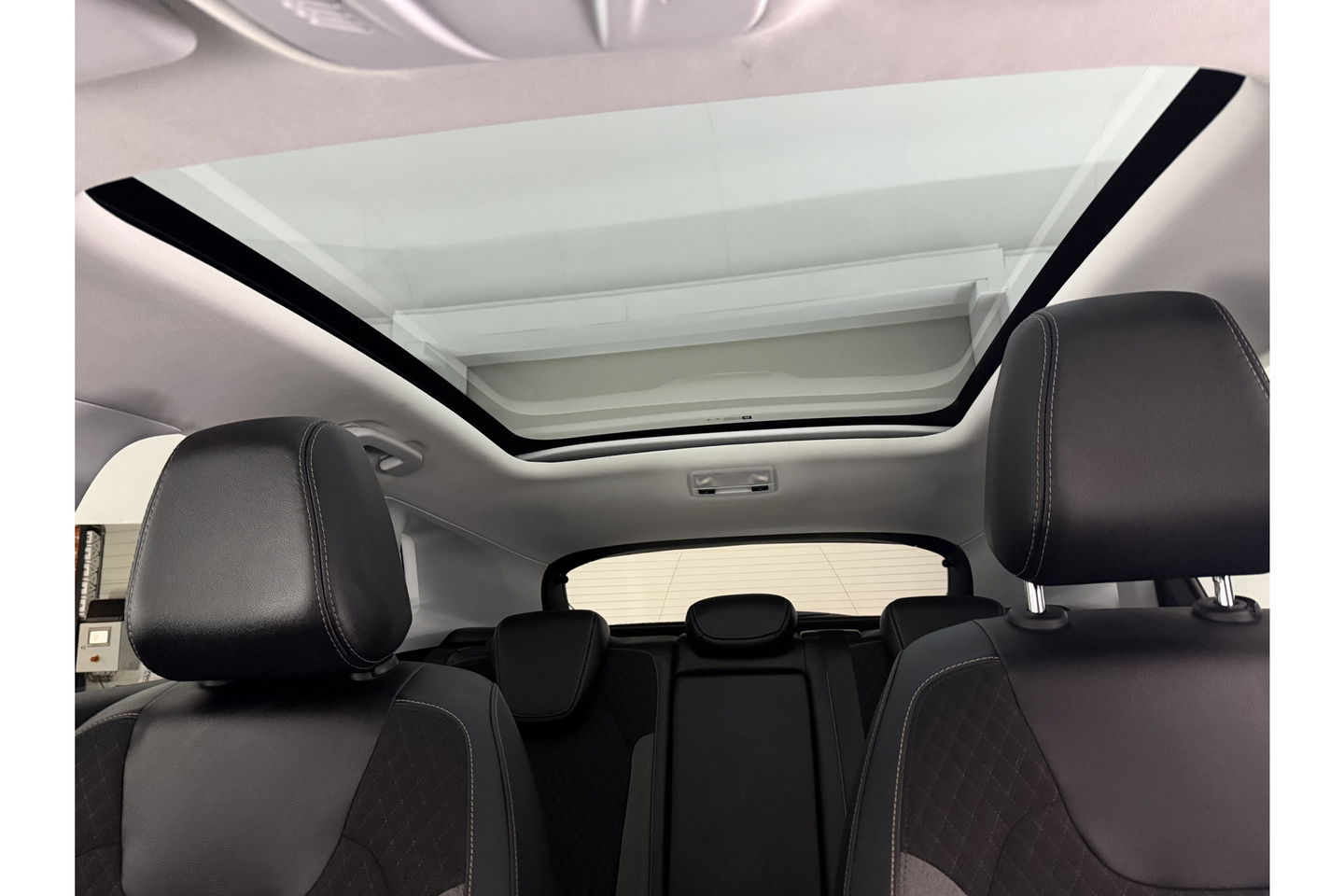 Opel Grandland X 1.2 Turbo Business Elegance Camera Carplay Panoview LED Clima Cruise Navi PDC 18''LMV