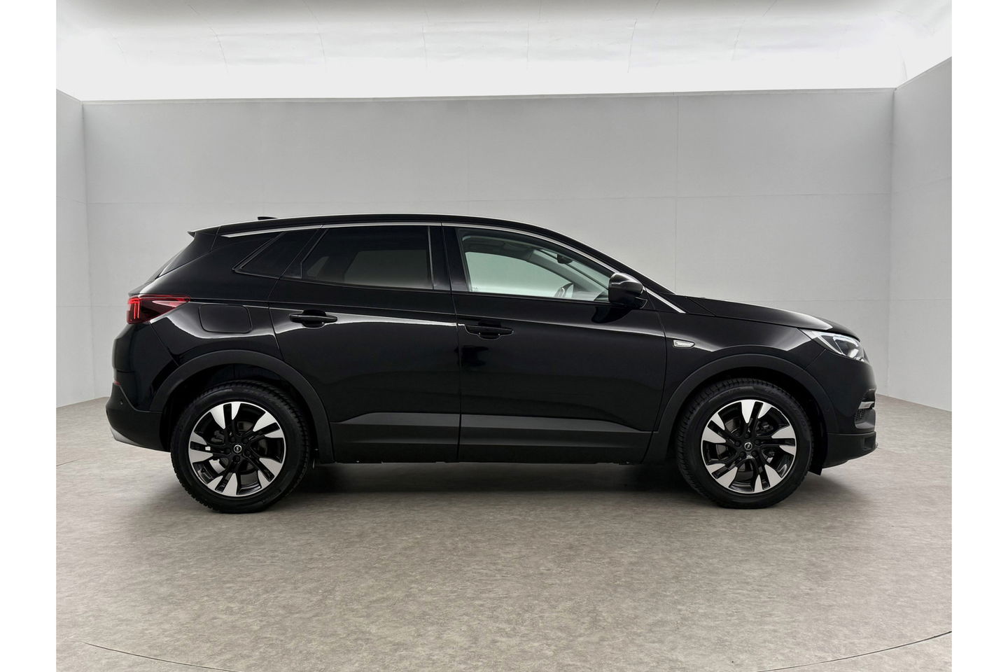Opel Grandland X 1.2 Turbo Business Elegance Camera Carplay Panoview LED Clima Cruise Navi PDC 18''LMV
