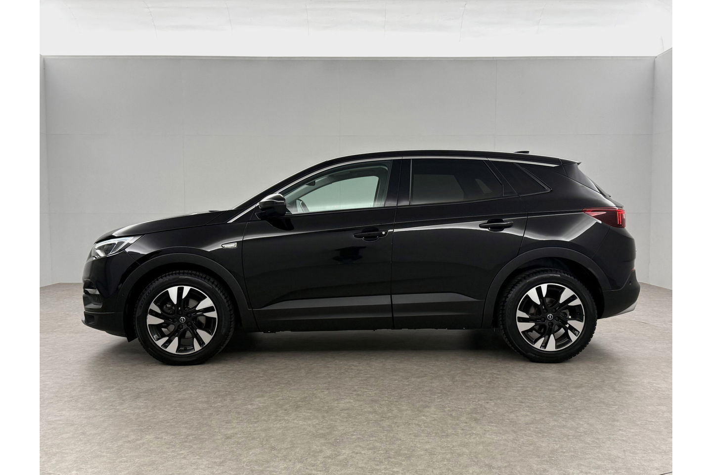 Opel Grandland X 1.2 Turbo Business Elegance Camera Carplay Panoview LED Clima Cruise Navi PDC 18''LMV