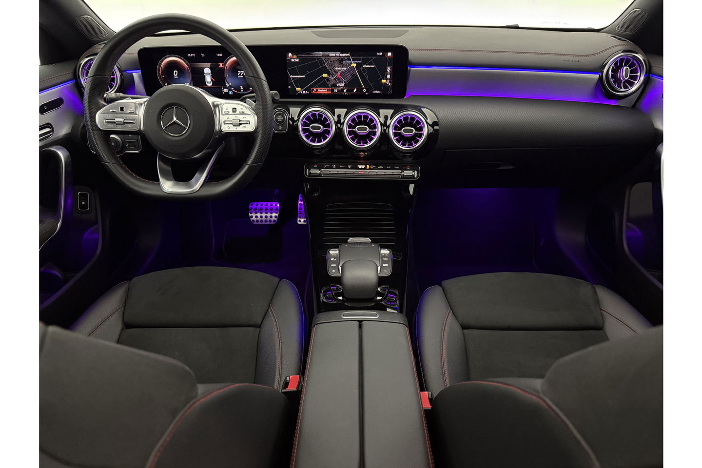 Mercedes-Benz CLA-Klasse 180 AMG Pano Sfeer Virtual Carplay LED Camera Clima Cruise Navi PDC 18''LMV Memory-Seats