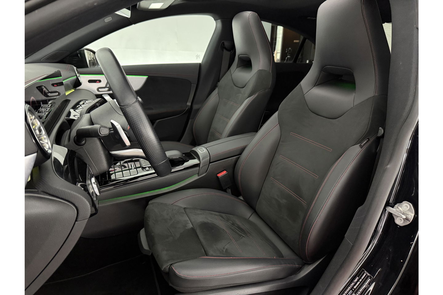 Mercedes-Benz CLA-Klasse 180 AMG Pano Sfeer Virtual Carplay LED Camera Clima Cruise Navi PDC 18''LMV Memory-Seats