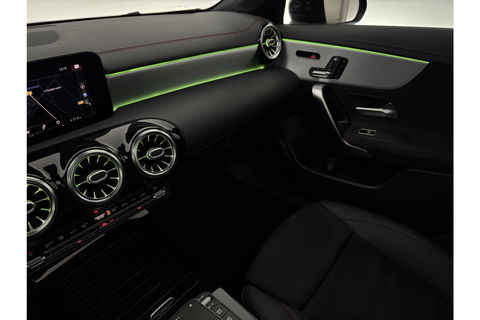 Mercedes-Benz CLA-Klasse 180 AMG Pano Sfeer Virtual Carplay LED Camera Clima Cruise Navi PDC 18''LMV Memory-Seats