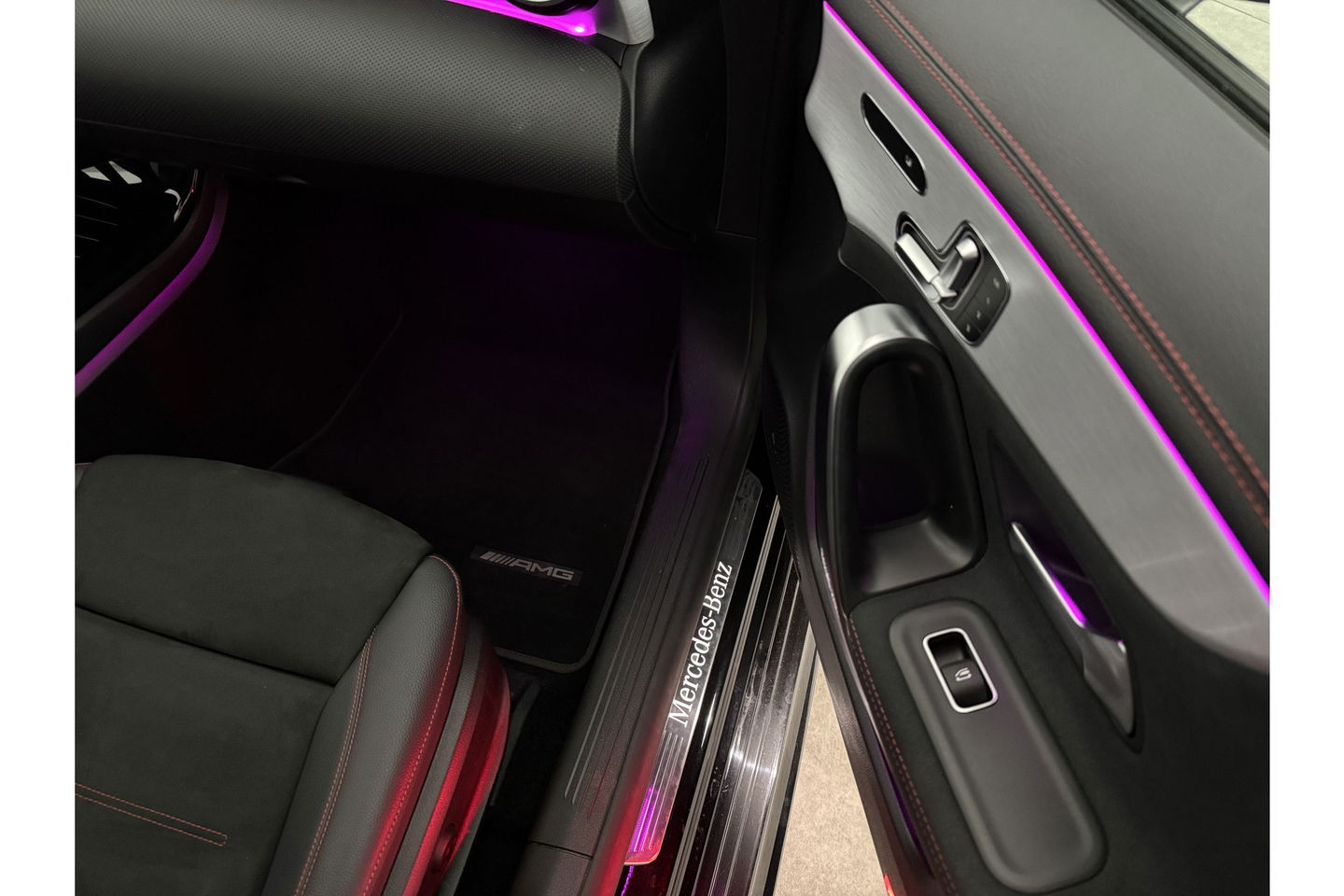 Mercedes-Benz CLA-Klasse 180 AMG Pano Sfeer Virtual Carplay LED Camera Clima Cruise Navi PDC 18''LMV Memory-Seats
