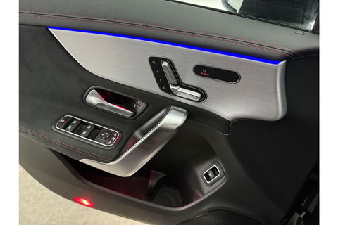Mercedes-Benz CLA-Klasse 180 AMG Pano Sfeer Virtual Carplay LED Camera Clima Cruise Navi PDC 18''LMV Memory-Seats