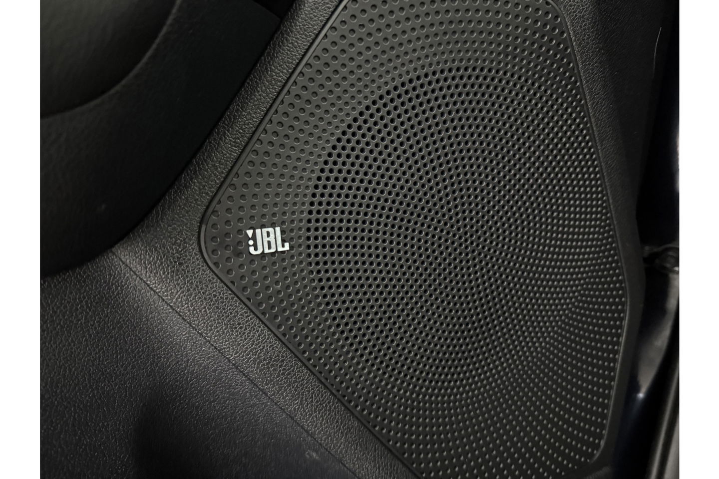 Kia Niro 1.6 GDi PHEV ExecutiveLine 119PK Pano Sfeer Camera Trekhaak Carplay JBL-Audio Virtual LED Clima Cruise Navi PDC 16''LMV