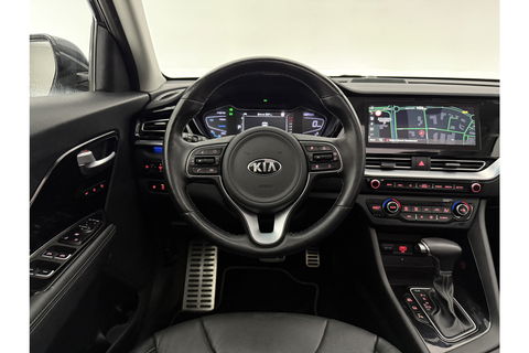 Kia Niro 1.6 GDi PHEV ExecutiveLine 119PK Pano Sfeer Camera Trekhaak Carplay JBL-Audio Virtual LED Clima Cruise Navi PDC 16''LMV