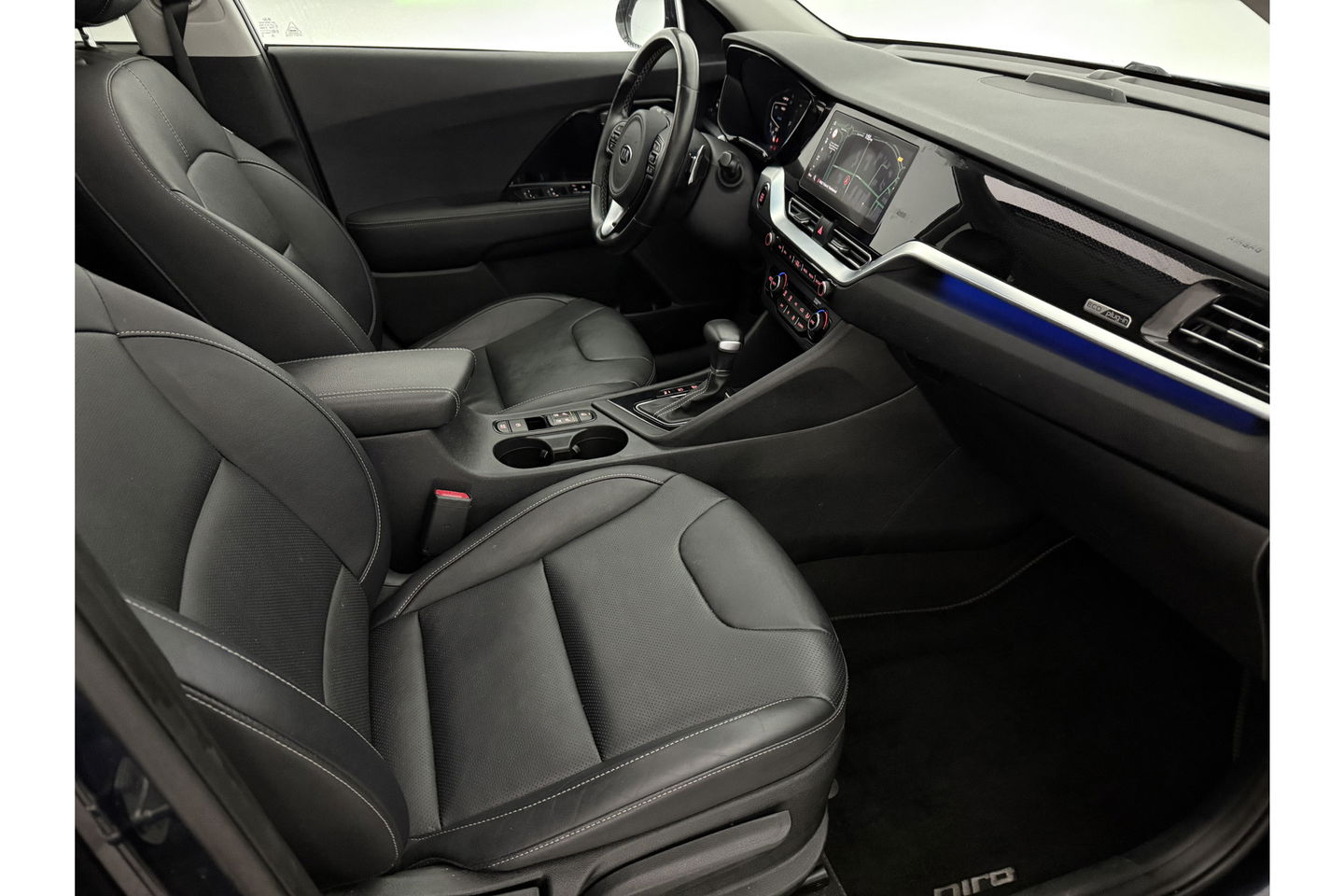 Kia Niro 1.6 GDi PHEV ExecutiveLine 119PK Pano Sfeer Camera Trekhaak Carplay JBL-Audio Virtual LED Clima Cruise Navi PDC 16''LMV