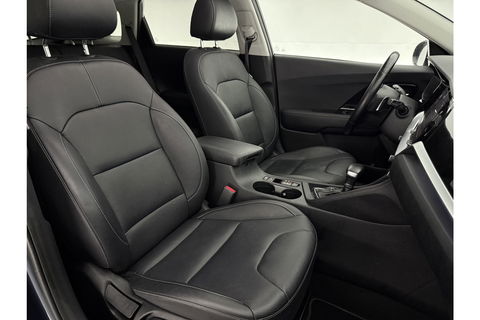Kia Niro 1.6 GDi PHEV ExecutiveLine 119PK Pano Sfeer Camera Trekhaak Carplay JBL-Audio Virtual LED Clima Cruise Navi PDC 16''LMV