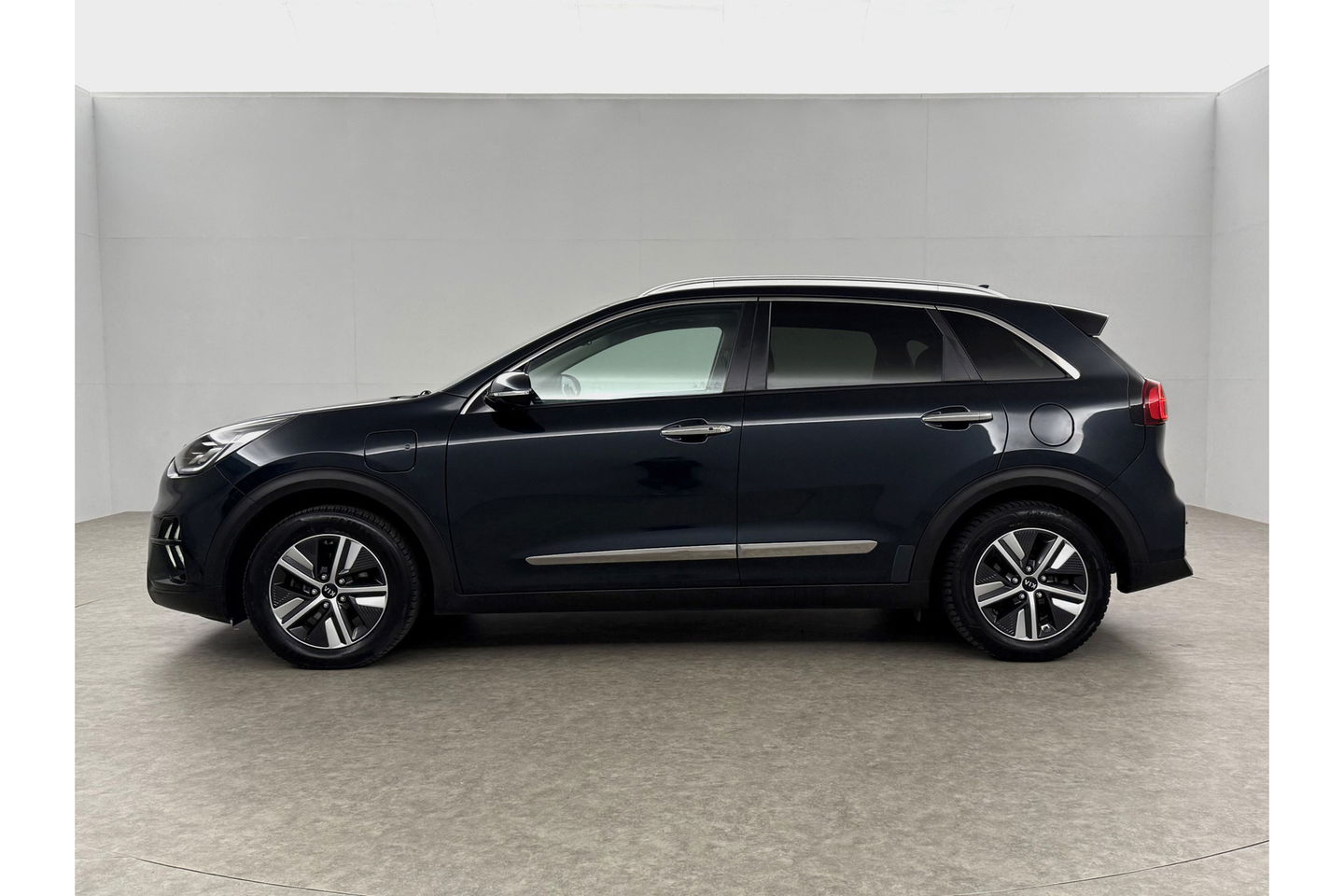 Kia Niro 1.6 GDi PHEV ExecutiveLine 119PK Pano Sfeer Camera Trekhaak Carplay JBL-Audio Virtual LED Clima Cruise Navi PDC 16''LMV