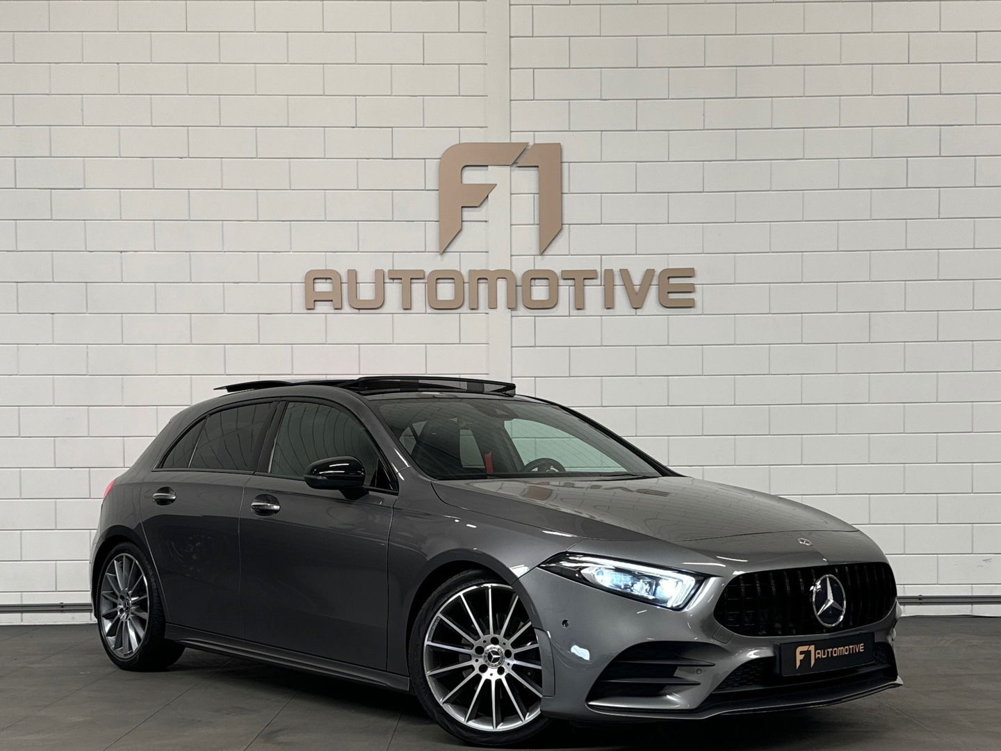 Mercedes-Benz A-Klasse 200 AMG Pano|Memory|Sfeer|Leer|Keyless