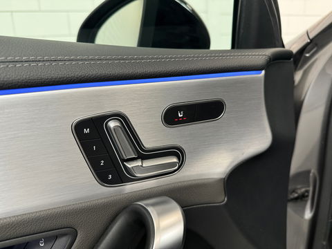 Mercedes-Benz A-Klasse 200 AMG Pano|Memory|Sfeer|Leer|Keyless
