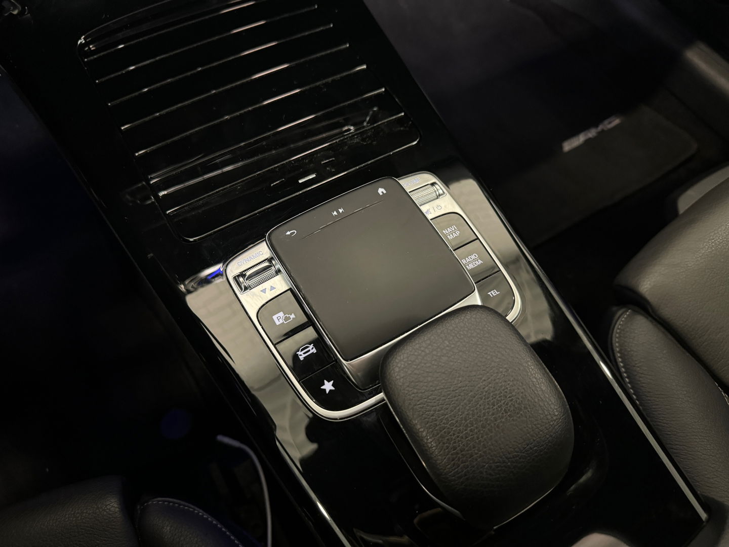 Mercedes-Benz A-Klasse 200 AMG Pano|Memory|Sfeer|Leer|Keyless