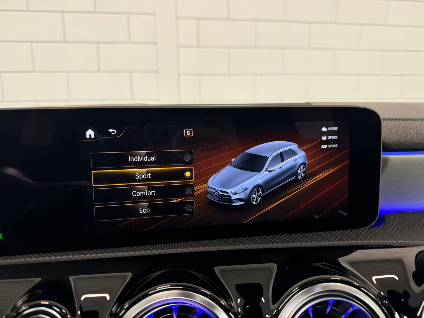 Mercedes-Benz A-Klasse 200 AMG Pano|Memory|Sfeer|Leer|Keyless