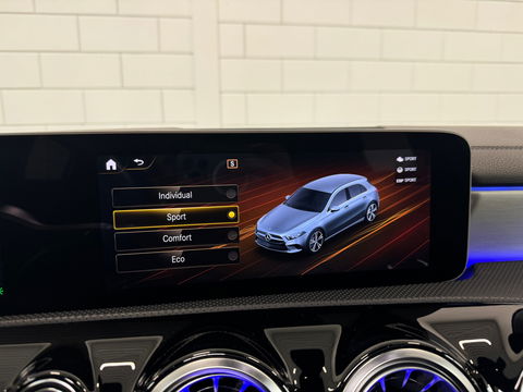 Mercedes-Benz A-Klasse 200 AMG Pano|Memory|Sfeer|Leer|Keyless