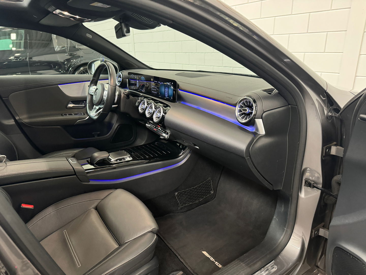 Mercedes-Benz A-Klasse 200 AMG Pano|Memory|Sfeer|Leer|Keyless