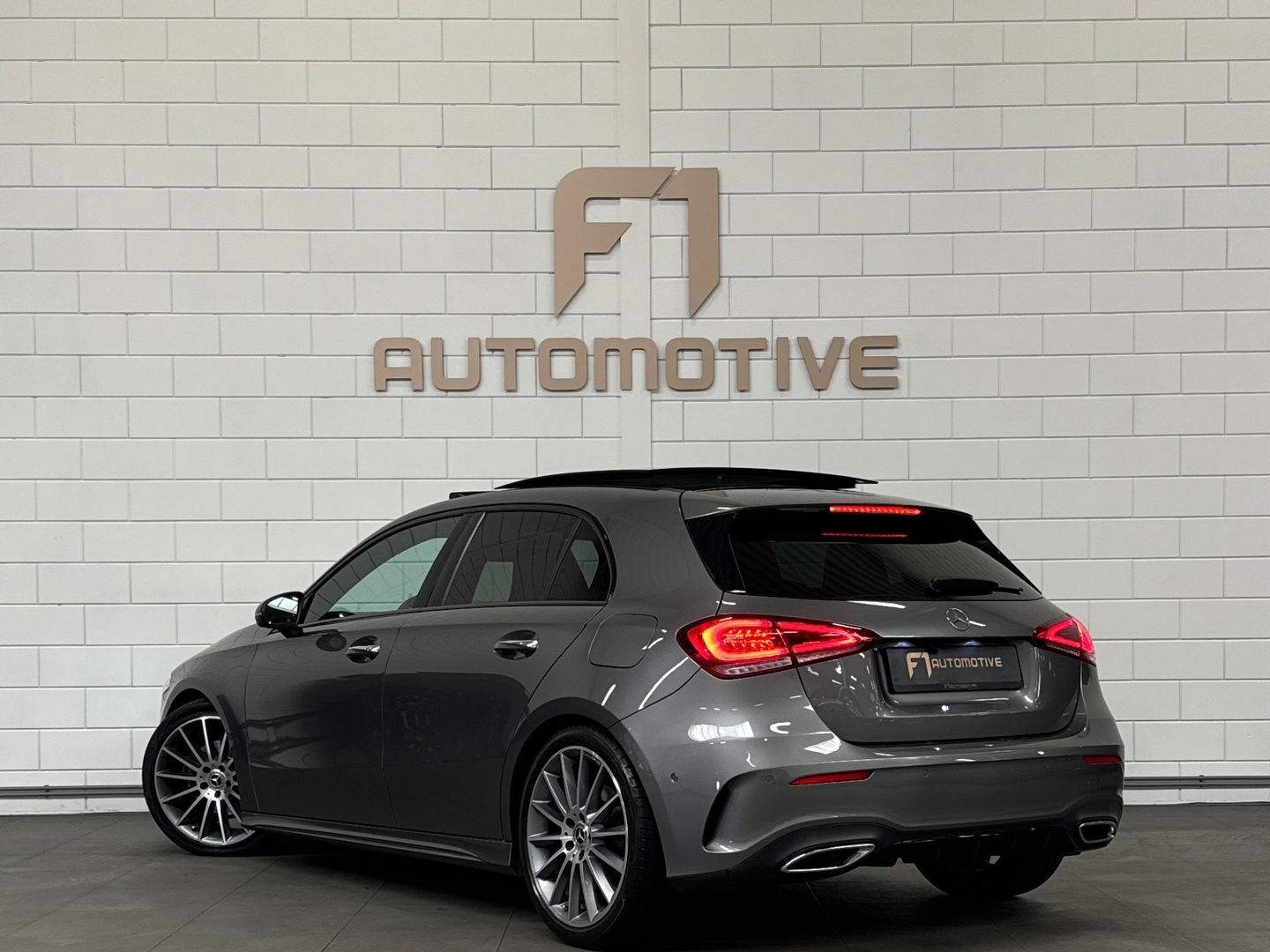 Mercedes-Benz A-Klasse 200 AMG Pano|Memory|Sfeer|Leer|Keyless