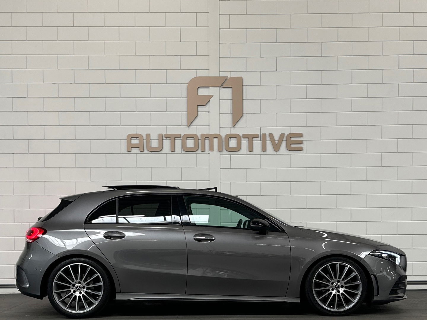 Mercedes-Benz A-Klasse 200 AMG Pano|Memory|Sfeer|Leer|Keyless
