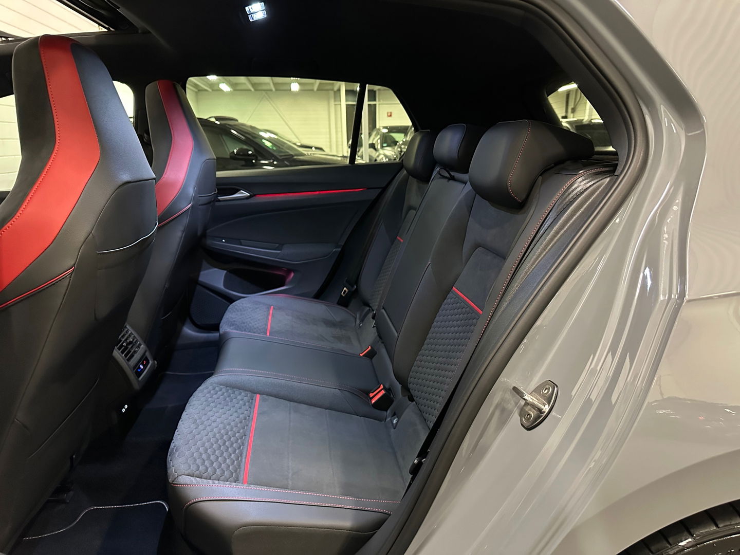 Volkswagen Golf 2.0 TSI GTI Clubsport Pano|HUD|Camera|Sfeer
