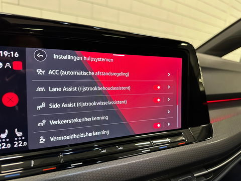 Volkswagen Golf 2.0 TSI GTI Clubsport Pano|HUD|Camera|Sfeer