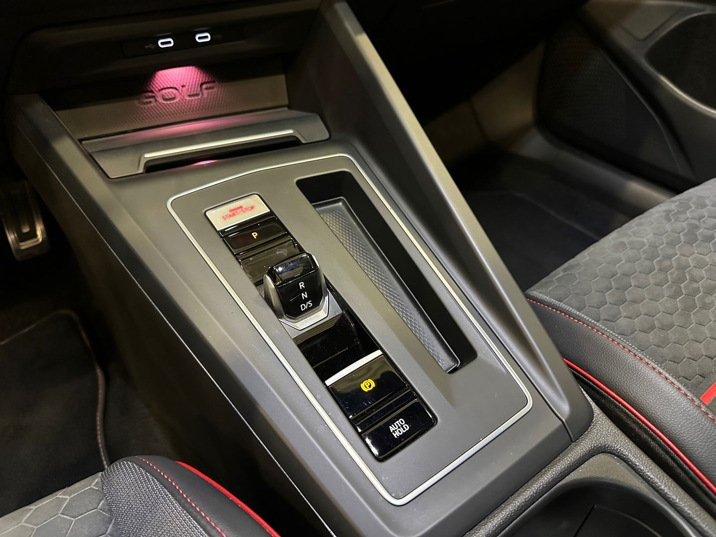 Volkswagen Golf 2.0 TSI GTI Clubsport Pano|HUD|Camera|Sfeer