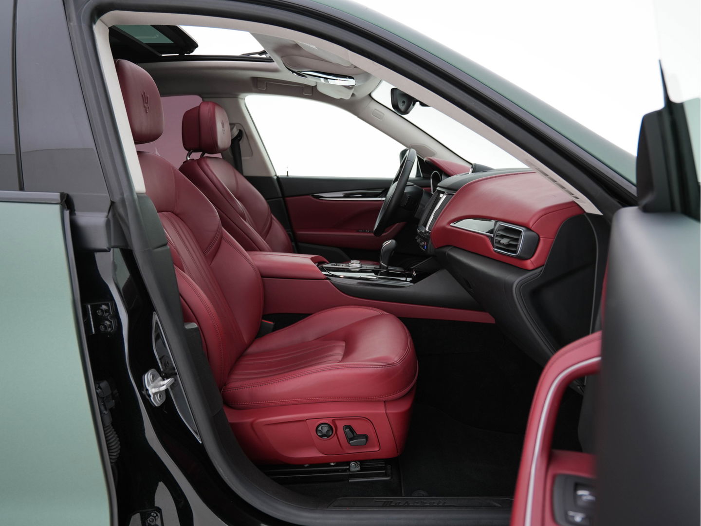 Maserati Levante 3.0 V6 D AWD Business Plus Pack [ Wrapped ] Aut. *PANO | NAPPA-LEATHER | BI-XENON | MEMORY-PACK | KEYLESS | CAMERA | DAB+ | NAVI-FULLMAP | CRUISE | SPORT-SEATS | 19"ALU*