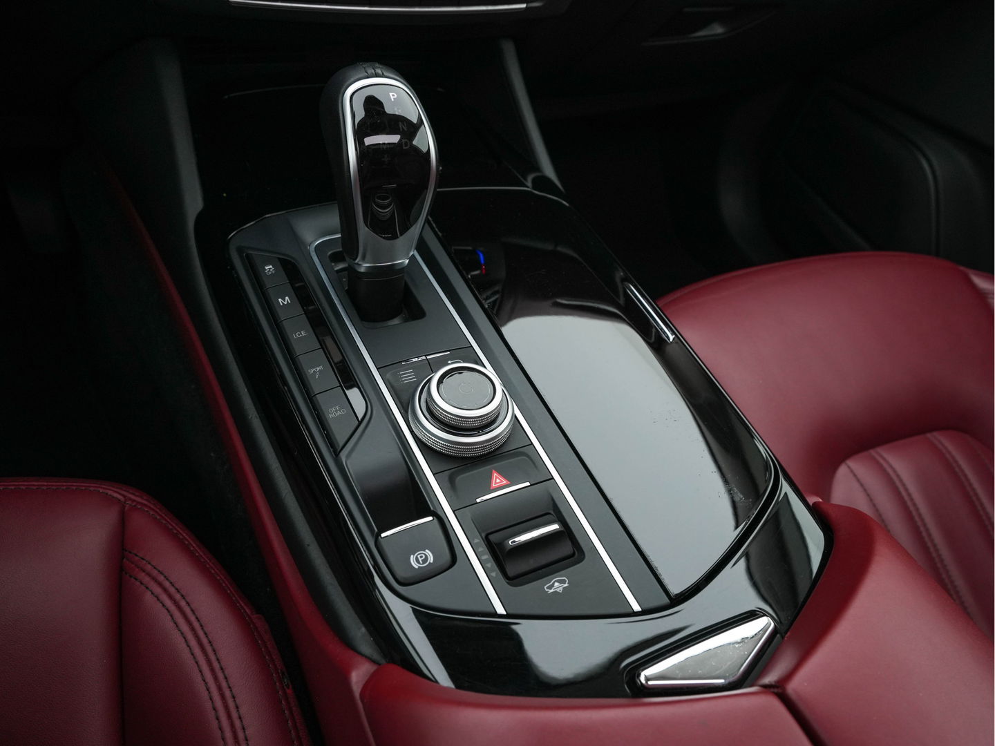 Maserati Levante 3.0 V6 D AWD Business Plus Pack [ Wrapped ] Aut. *PANO | NAPPA-LEATHER | BI-XENON | MEMORY-PACK | KEYLESS | CAMERA | DAB+ | NAVI-FULLMAP | CRUISE | SPORT-SEATS | 19"ALU*