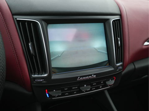 Maserati Levante 3.0 V6 D AWD Business Plus Pack [ Wrapped ] Aut. *PANO | NAPPA-LEATHER | BI-XENON | MEMORY-PACK | KEYLESS | CAMERA | DAB+ | NAVI-FULLMAP | CRUISE | SPORT-SEATS | 19"ALU*
