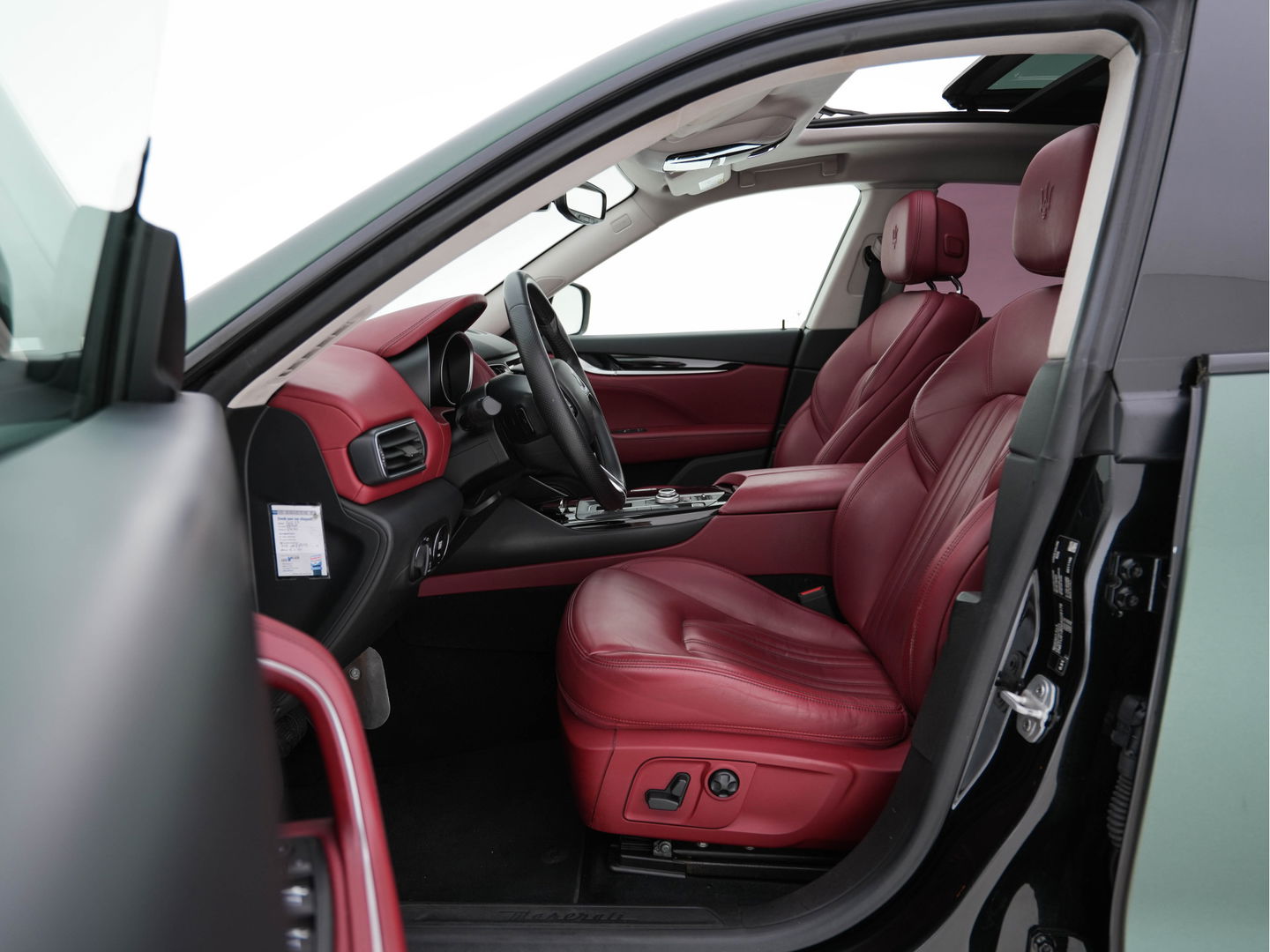 Maserati Levante 3.0 V6 D AWD Business Plus Pack [ Wrapped ] Aut. *PANO | NAPPA-LEATHER | BI-XENON | MEMORY-PACK | KEYLESS | CAMERA | DAB+ | NAVI-FULLMAP | CRUISE | SPORT-SEATS | 19"ALU*