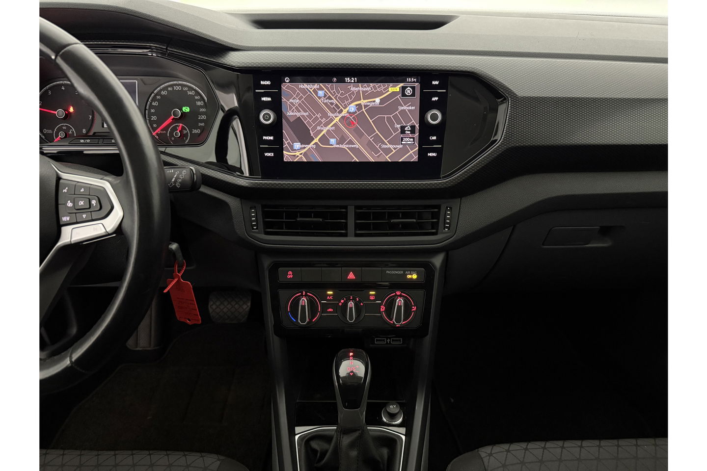 Volkswagen T-Cross 1.0 TSI Carplay LED Airco Cruise Navigatie 16''LMV