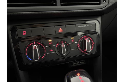 Volkswagen T-Cross 1.0 TSI Carplay LED Airco Cruise Navigatie 16''LMV