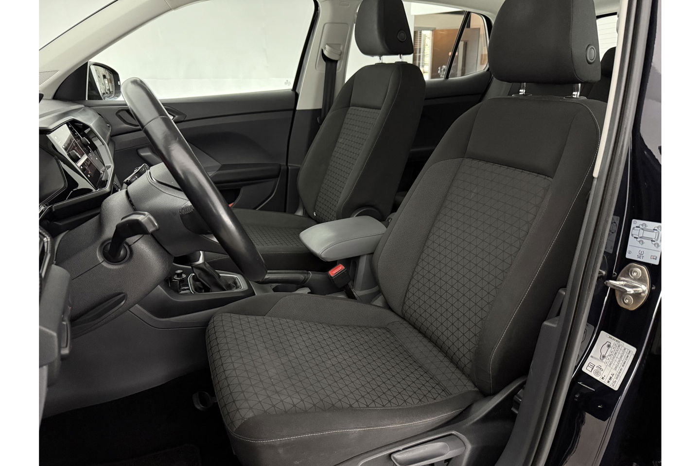 Volkswagen T-Cross 1.0 TSI Carplay LED Airco Cruise Navigatie 16''LMV