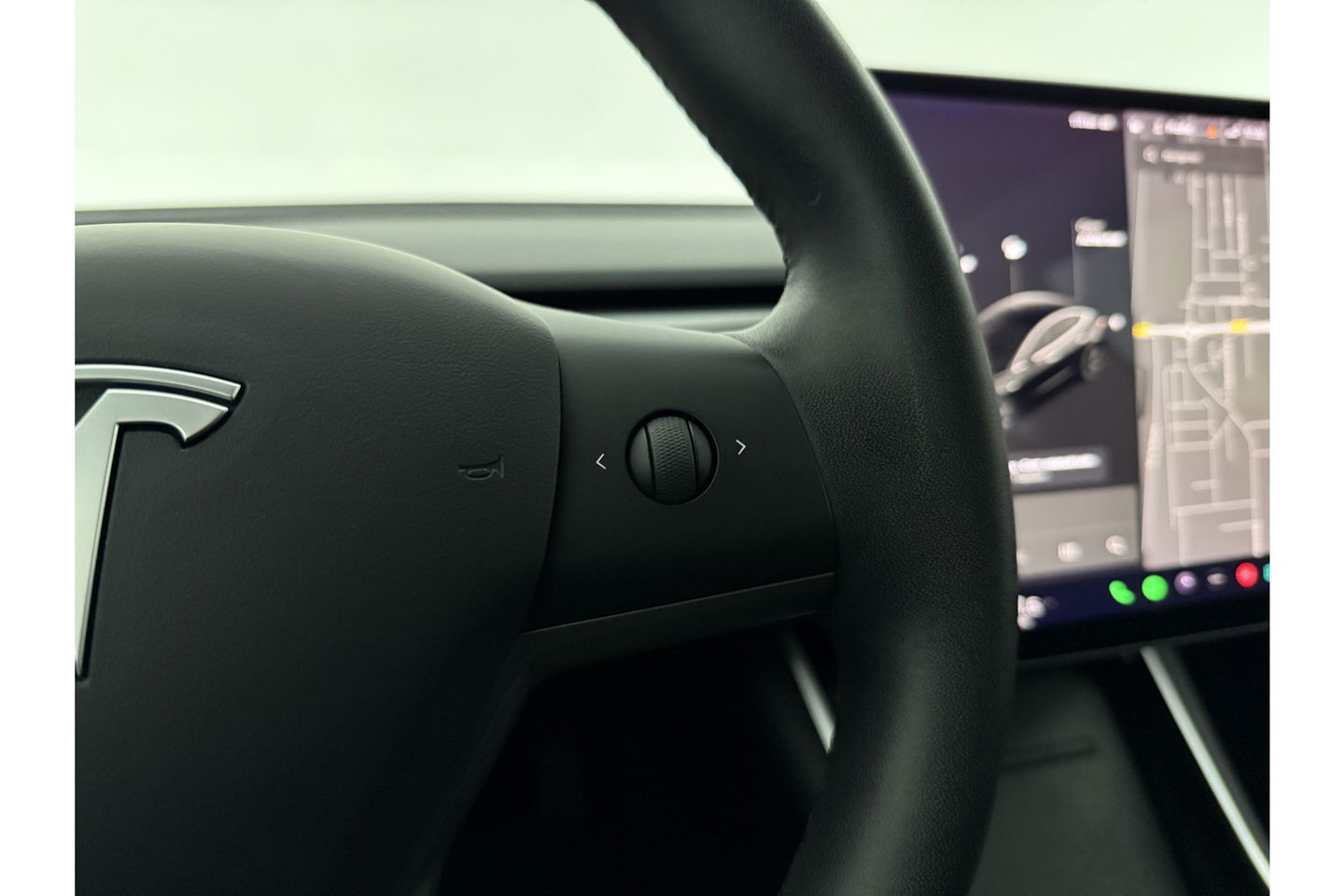 Tesla Model 3 Standard RWD Plus 60 kWh 238PK Autopilot Camera LED Panoview Clima Cruise Navi PDC Memory-Seat 18"LMV Trekhaak