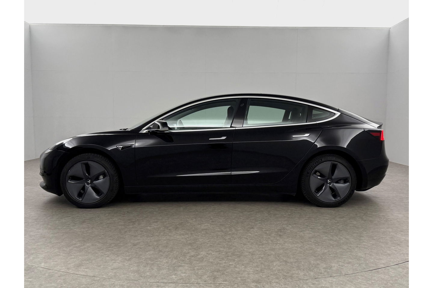 Tesla Model 3 Standard RWD Plus 60 kWh 238PK Autopilot Camera LED Panoview Clima Cruise Navi PDC Memory-Seat 18"LMV Trekhaak
