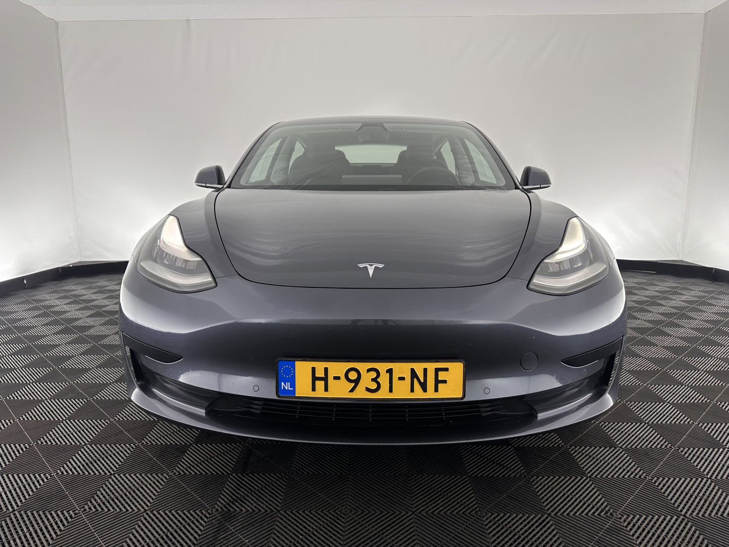 Tesla Model 3 Standard RWD Plus 60 kWh [ 3-Fase ] (INCL-BTW) Aut. *PANO | AUTO-PILOT | NAPPA-LEATHER | KEYLESS | FULL-LED | MEMORY-PACK | SURROUND-VIEW | DAB | CARPLAY | DIGI-COCKPIT | LANE-ASSIST | HEATED-COMFORT-SEATS | 19"ALU*