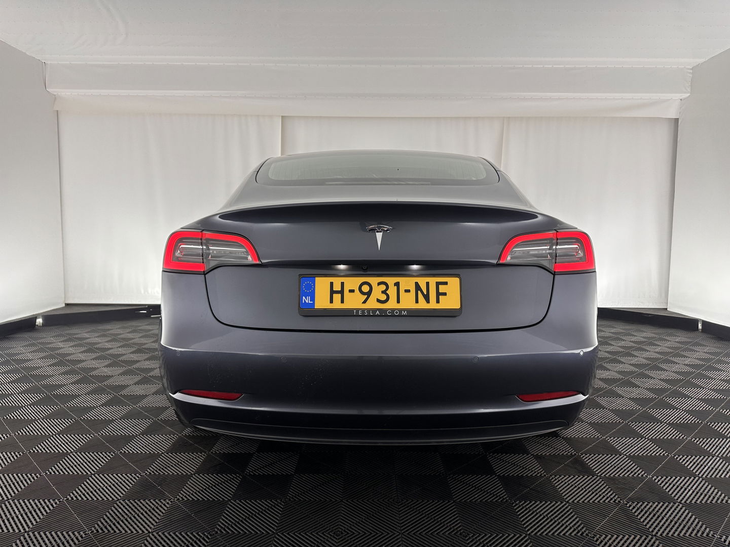 Tesla Model 3 Standard RWD Plus 60 kWh [ 3-Fase ] (INCL-BTW) Aut. *PANO | AUTO-PILOT | NAPPA-LEATHER | KEYLESS | FULL-LED | MEMORY-PACK | SURROUND-VIEW | DAB | CARPLAY | DIGI-COCKPIT | LANE-ASSIST | HEATED-COMFORT-SEATS | 19"ALU*