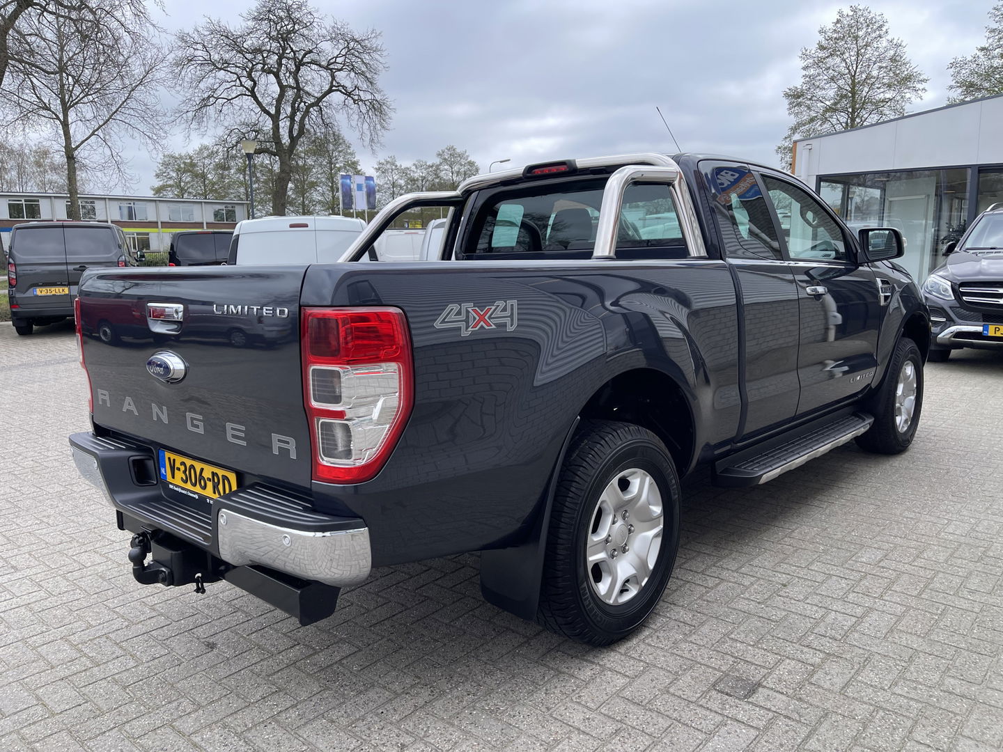 Ford Ranger 2.2 TDCi 160pk automaat 4x4 Limited Supercab / rijklaar € 22.950 ex btw / lease vanaf € 446 / airco / cruise / navi / leer / trekhaak 3500 kg !