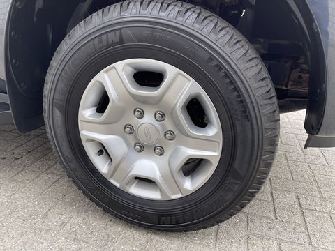 Ford Ranger 2.2 TDCi 160pk automaat 4x4 Limited Supercab / rijklaar € 22.950 ex btw / lease vanaf € 446 / airco / cruise / navi / leer / trekhaak 3500 kg !