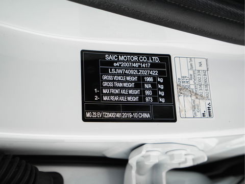 MG ZS EV Luxury 45 kWh (INCL-BTW) *PANO | FULL-LEATHER | CCS-FASTLOADER | KEYLESS | NAVI-FULLMAP | ADAPTIVE-CRUISE | CAMERA | HEATED-SPORT-SEATS | CARPLAY | BLINDSPOT | DAB | LANE-ASSIST | 17"ALU*