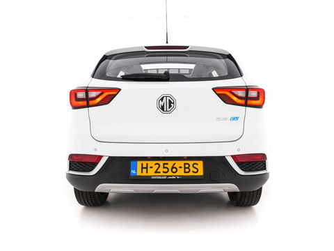 MG ZS EV Luxury 45 kWh (INCL-BTW) *PANO | FULL-LEATHER | CCS-FASTLOADER | KEYLESS | NAVI-FULLMAP | ADAPTIVE-CRUISE | CAMERA | HEATED-SPORT-SEATS | CARPLAY | BLINDSPOT | DAB | LANE-ASSIST | 17"ALU*