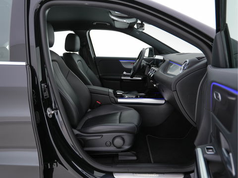 Mercedes-Benz EQA 250 Business Solution Luxury 67 kWh [ 3-Fase ] (INCL-BTW) *FULL-LEATHER | WIDE-SCREEN-DIGI-COCKPIT | FULL-LED | BLINDSPOT | AMBIENT-LIGHT | CAMERA | NAVI-FULLMAP | DAB+ | COMFORT-SEATS | ECC | SHIFT-PADDLES | CRUISE | HEATED-SEATS | 18''A