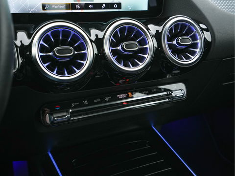 Mercedes-Benz EQA 250 Business Solution Luxury 67 kWh [ 3-Fase ] (INCL-BTW) *FULL-LEATHER | WIDE-SCREEN-DIGI-COCKPIT | FULL-LED | BLINDSPOT | AMBIENT-LIGHT | CAMERA | NAVI-FULLMAP | DAB+ | COMFORT-SEATS | ECC | SHIFT-PADDLES | CRUISE | HEATED-SEATS | 18''A