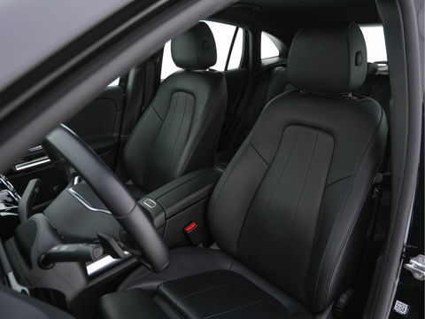 Mercedes-Benz EQA 250 Business Solution Luxury 67 kWh [ 3-Fase ] (INCL-BTW) *FULL-LEATHER | WIDE-SCREEN-DIGI-COCKPIT | FULL-LED | BLINDSPOT | AMBIENT-LIGHT | CAMERA | NAVI-FULLMAP | DAB+ | COMFORT-SEATS | ECC | SHIFT-PADDLES | CRUISE | HEATED-SEATS | 18''A