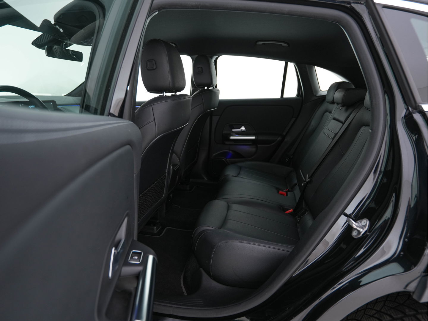 Mercedes-Benz EQA 250 Business Solution Luxury 67 kWh [ 3-Fase ] (INCL-BTW) *FULL-LEATHER | WIDE-SCREEN-DIGI-COCKPIT | FULL-LED | BLINDSPOT | AMBIENT-LIGHT | CAMERA | NAVI-FULLMAP | DAB+ | COMFORT-SEATS | ECC | SHIFT-PADDLES | CRUISE | HEATED-SEATS | 18''A