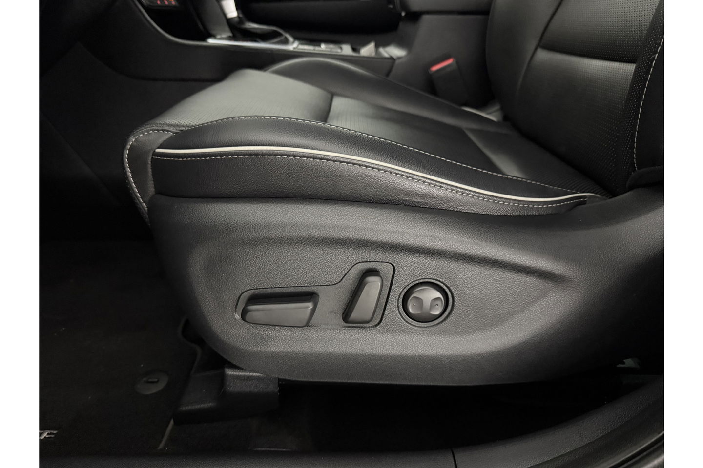 Kia Sportage 1.6 T-GDI 2WD DCT Black Edition 177PK Camera LED JBL-Audio Carplay Clima Cruise Navi PDC 17''LMV