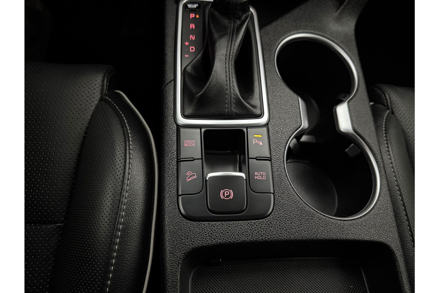 Kia Sportage 1.6 T-GDI 2WD DCT Black Edition 177PK Camera LED JBL-Audio Carplay Clima Cruise Navi PDC 17''LMV